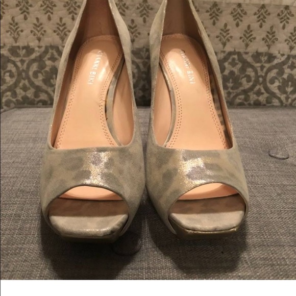 Gianni Bini size 10 pumps - Picture 2 of 3